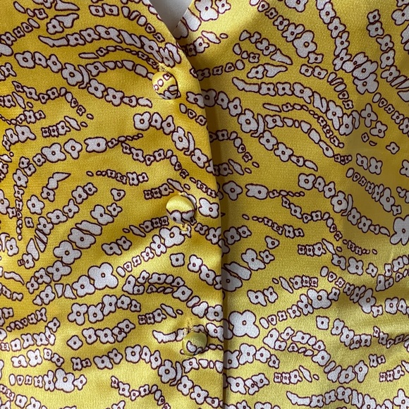 BCBGMaxAzria NWT Yellow Flower Print Tie Ribbon Blouse, Button Detail - Size M - Picture 3 of 9